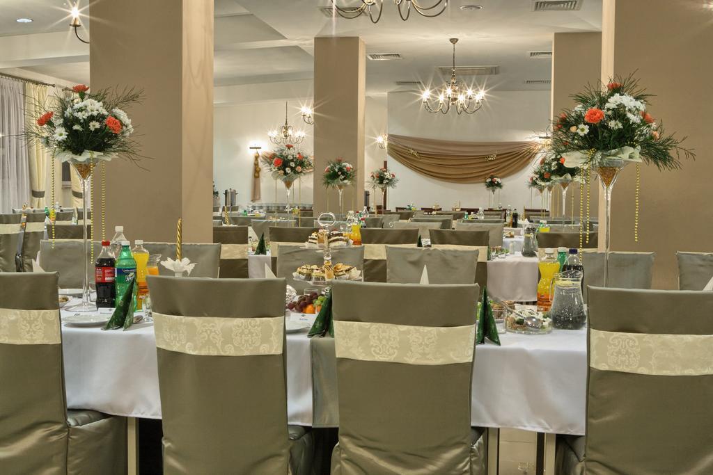 Hotel Stara Fabryka Malogoszcz Экстерьер фото