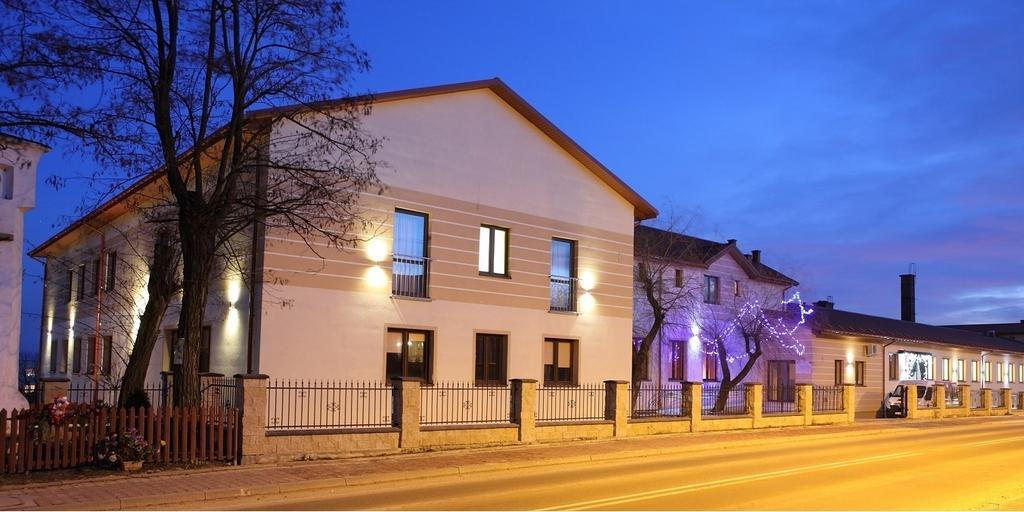 Hotel Stara Fabryka Malogoszcz Экстерьер фото